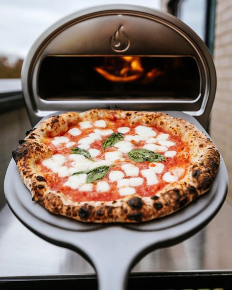 Pizza Straight from Oven · Free Stock Photo Best Outdoor Pizza Oven, Home Pizza Oven, Backyard Pizza Oven, Pizza Aesthetic, Creative Pizza, Quick Pizza, Diy Pizza Oven, Stone Oven, Oven Pizza