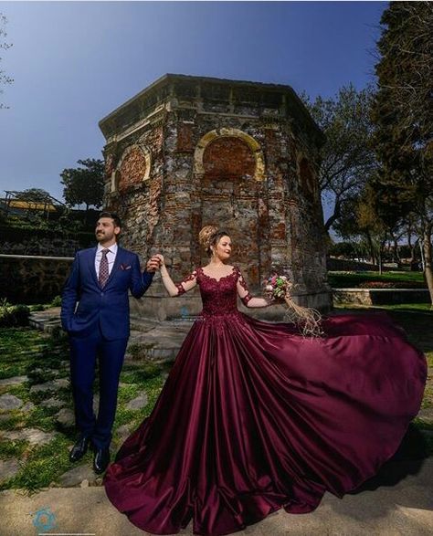 Poz Long Gown Pre Wedding Shoot, Long Gown Couple Photoshoot, Frock Photos, Prewedding Ideas, Bride Collection, Pre Wedding Photoshoot Props, Pre Wedding Photoshoot Outfit, Wedding Photoshoot Props, Pre Wedding Shoot Ideas