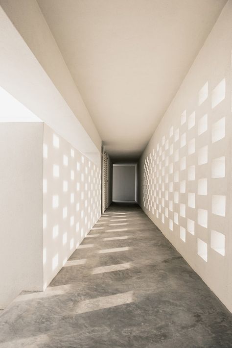 Zacatitos 04 / Campos Leckie Studio Design Hall, Through The Window, Residential Architecture, The Window, Interior Architecture Design, Architecture Details, Modern Architecture, The Wall, Cement