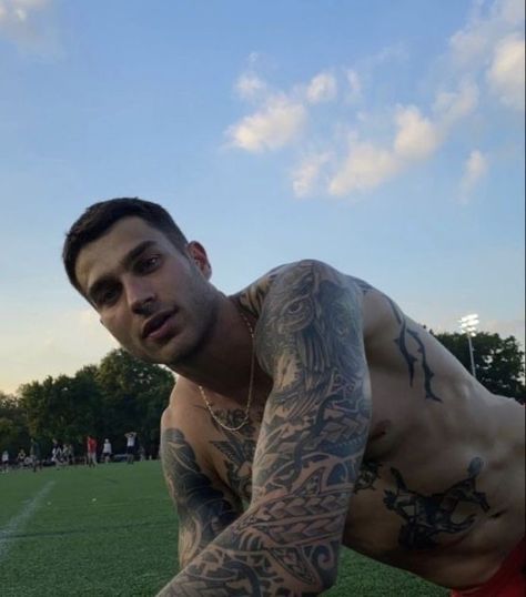 Crew Cut Haircut, Stunning Tattoos, Getting A Tattoo, Fitness Inspiration Body, Crew Cuts, The Perfect Guy, Aesthetic Guys, Attractive Guys, Dream Guy