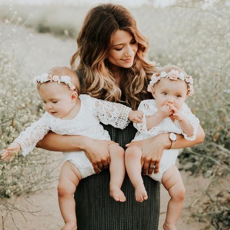 69.9k Likes, 179 Comments - Taytum & Oakley Fisher (@taytumandoakley) on Instagram: “Happy Mother's Day to our Mommy @madisonbontempo We know she loves us and that she is SO happy she…” Madison Fisher, Oakley Fisher, Twin Baby Photography, Tatum And Oakley, Taytum And Oakley, Cole And Savannah, Twin Photography, I Am So Blessed, Twin Life