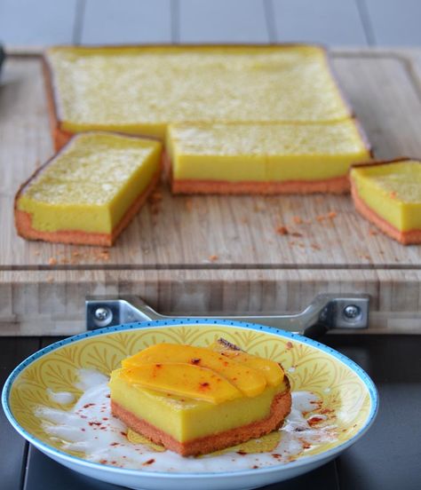 Mango Bars with Li Hing Crust Li Hing Mui Recipes, Hawaii Eats, Whipped Coconut Milk, Li Hing Mui, Mango Bars, Hawaii Recipes, Hawaiian Foods, Deserts Easy, Hawaiian Recipes