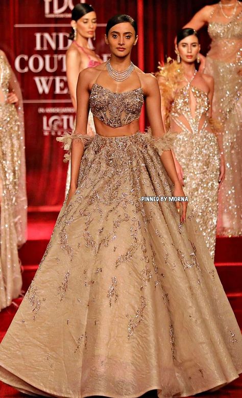 Dolly Studio - FDCI India Couture Week 2022 🇮🇳 Reception Outfits, Diwali Dresses, Designer Bridal Lehenga Choli, Lehnga Dress, Punjabi Outfits, Designer Bridal Lehenga, Traditional Indian Outfits, Elegant Maxi Dress, Indian Bridal Outfits