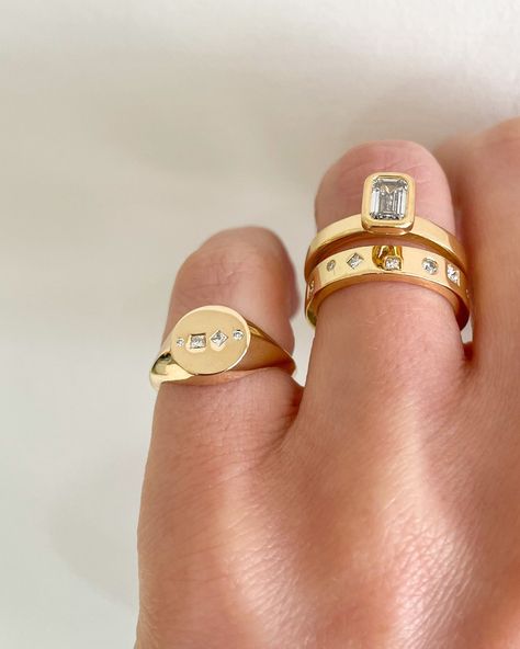 Aesthetic Gold Rings, Signet Engagement Rings, Signet Rings Women, Ethical Engagement Ring, Diamond Signet Ring, Shine Jewelry, Aesthetic Gold, Wedding And Engagement Rings, Jewelry Hair Accessories