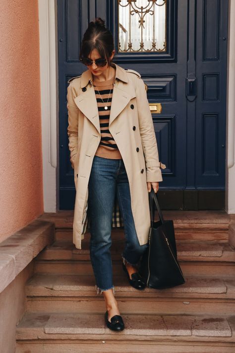 Outfit Burberry Trenchcoat kombinieren Streetstyle Mantel Modeblog Modebloggerin Instagram Trenchcoat Outfit, Burberry Trenchcoat, Flannel Outfits, French Girl Style, Burberry Trench Coat, Paris Mode, Fall Fashion Outfits, Autumn Inspiration, Parisian Style