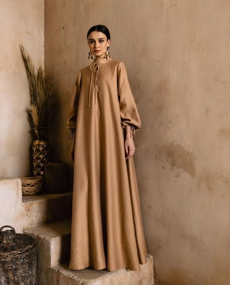 Fall Maxi Skirt Outfits, Modest Street Fashion, Islamic Modest Fashion, Model Gamis, Christmas Dress Women, Glam Outfit, Maxi Skirt Outfits, Muslim Fashion Dress, Abaya Designs