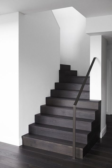 Black Staircase, درج السلم, Gray Stairs, City Penthouse, Timber Stair, Oak Floorboards, Black Stairs, Penthouse Design, Staircase Design Modern