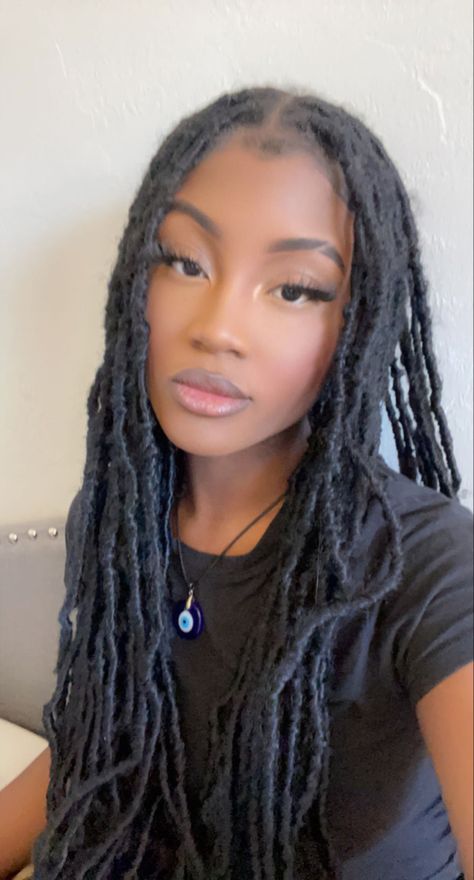 Black Hair Video, Hair Styles Easy, Fine Curly Hair, Curly Hair Braids, Faux Locs Hairstyles, Hair Scarf Styles, Cute Box Braids Hairstyles, Protective Hairstyles Braids, Curly Hair Styles Easy