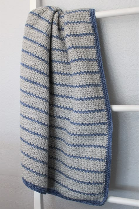 Modern Striped HDC V-stitch Baby Blanket V Stitch Crochet Blanket, Crochet Easy Baby Blanket, Linus Blanket, Easy Baby Knitting Patterns, V Stitch Crochet, Modern Knitting Patterns, Crochet Baby Blanket Free, Baby Blanket Free Pattern, Striped Baby Blanket