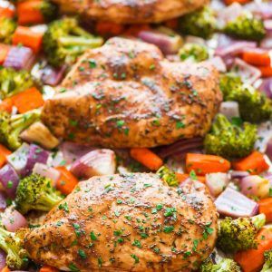 Maple Dijon Chicken and Vegetables {Easy and Healthy!} - WellPlated.com Chicken And Veggie Recipes, Maple Dijon Chicken, Vegetable Dinner, Vegetable Recipes Dinner, Ramen Dinner, Dijon Chicken, Chicken Vegetable, Sheet Pan Dinners Recipes, Sheet Pan Dinners