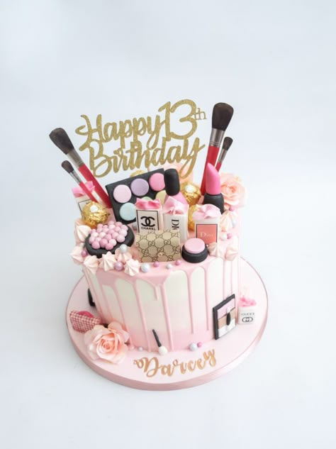 Fashionista Cake Ideas Birthday, Makeup Birthday Cake Ideas, Makeup Cake Designs Birthday, Skincare Cake Design, Makeup Birthday Cake Kids, Make Up Birthday Cake Girls Kids, Skincare Birthday Cake, 13th Girl Birthday Cake, Cosmetic Cake Ideas