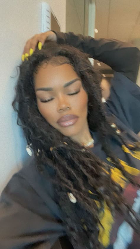 Teyana Taylor Boho Locs, Teyana Taylor Locs, Teyana Taylor Style Hair, Teyana Taylor Curly Hair, Teyana Taylor Aesthetic Wallpaper, Faux Locs Teyana Taylor, Faux Locs Hairstyles, Lace Hair, Wigs For Black Women