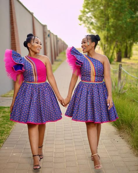 centTWINZ on Instagram: "“Two are better than one… for if they fall, one will lift the other.” Eccl 4:9-10 #centtwinz #twins #twinning #besties @innosadiki @millymashile @ke_mopedi" Pedi Traditional Attire For Women, Shweshwe Traditional Dresses, Sesotho Traditional Dresses, Xhosa Wedding, Pedi Traditional Attire, Sepedi Traditional Dresses, Two Are Better Than One, South African Traditional Dresses, African Traditional Wear