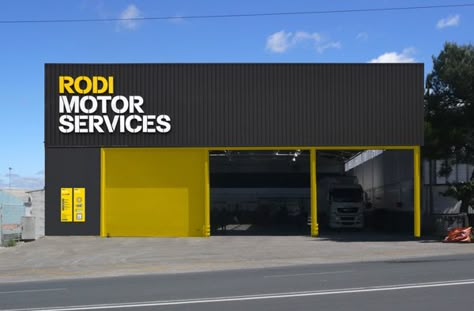 Rodi Motor Services visual identity design by espluga+associates, Barcelona. Car Showroom Design, Factory Architecture, Shop Facade, Car Workshop, Warehouse Design, Showroom Interior Design, Industrial Architecture, Garage Interior, Visual Identity Design