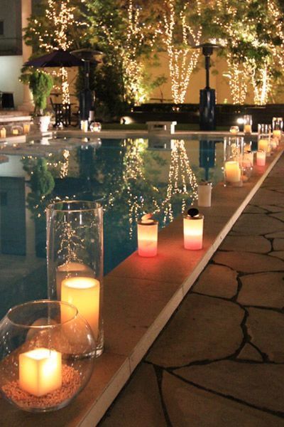 Evening Pool Party Decorations, Cocktail Party Outdoor, Pool With Candles, Poolside Cocktail Party, Pool Party Design, Poolside Wedding Reception, Backyard Wedding Pool, Pool Wedding Decorations, Pool Party Decor