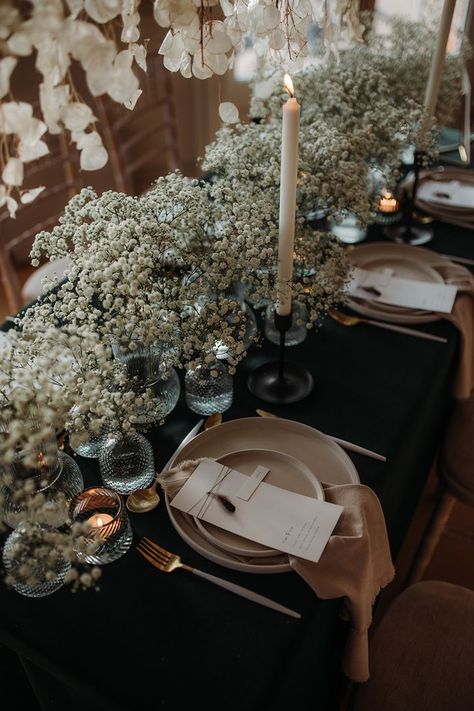 Black Table Linens Wedding, Centre Pieces Wedding, Black Tablecloth Wedding, Black Linen Tablecloth, Black Wedding Table, Gypsophila Flower, Black Napkins, Black Tablecloth, Table Arrangements Wedding