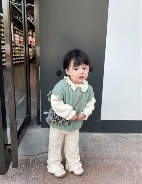 Korean Baby Outfits, Korean Toddler Girl, Korean Kids Girl, Korean Kids Fashion, Korean Baby Girl, Magical Childhood, Fashion Baby Girl Outfits, Korean Babies