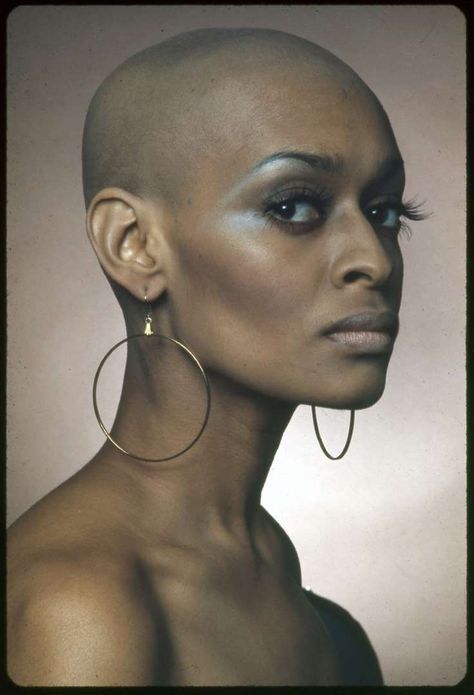 Bald Women, Bald Head, Bald Heads, Big Chop, Shaved Head, American Woman, Shaved Hair, Black Is Beautiful, 70s Fashion