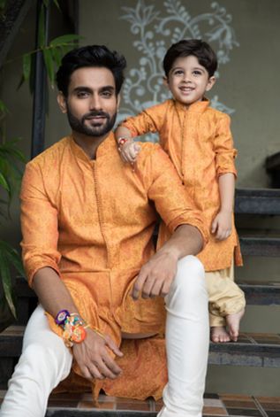 Father Son Matching Outfits, Ethnic Wear For Boys, Kurtas For Men, Mom And Son Outfits, Man Dress Design, Boys Kurta Design, Kids Dress Boys, Mom Daughter Outfits, Groom Dress Men