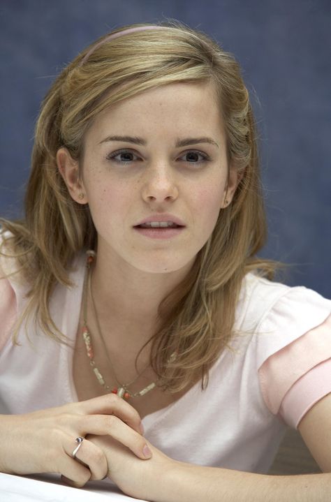 Emma Watson Blonde, Emma Watson Hair, Emma Watson Pics, Deepika Padukone Style, College Friends, Hermione Granger, Blackpink Fashion, Emma Watson, Hermione