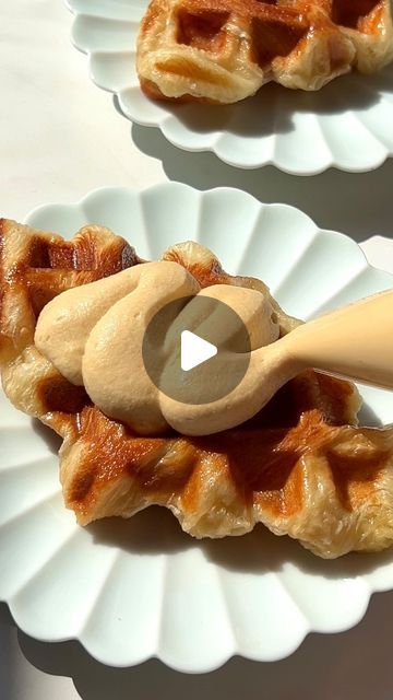 Lucie | butterhand on Instagram: "Croissant + waffle = croffle! Candied croissant waffles with Biscoff whipped cream 🥐 

📍 recipe in my bio or visit butterhand.com

#croffle #croffles #croissant #waffles #biscoff #dessert #bakedgoods #whippedcream #asmrfood" Candied Croissant, Croffle Recipe, Croissant Waffle, Biscoff Dessert, Waffle Cupcakes, Whipped Cream Recipe, Breakfast Yummy, Recipes With Whipping Cream, Cream Recipes