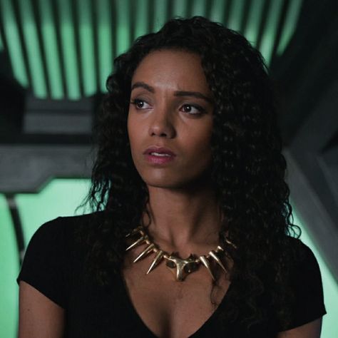 legends of tomorrow • amaya jiwe • maisie richardson-sellers Amaya Jiwe, Vixen Dc, Marauders Characters, Maisie Richardson, Avengers Fanfic, Maisie Richardson Sellers, Arrow Black Canary, Willa Holland, Fantasy Universe