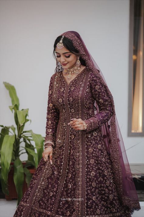 Engagement Gowns Indian, Indian Bridal Gown, Pastel Bridal Lehenga, Mehendi Outfits For Bride, Dress Patern, Eid Mubarak Wishes Images, Arabic Bridal Mehndi Designs, Marriage Preparation, Designer Suits For Wedding