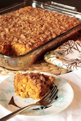 Pumpkin coffee cake - Cook'n is Fun - Food Recipes, Dessert, & Dinner Ideas Pumpkin Coffee Cake, Pumpkin Coffee Cakes, Coconut Frosting, Brown Sugar Glaze, Dessert Aux Fruits, Sugar Glaze, Salad Pasta, Oatmeal Cookie, Pumpkin Coffee