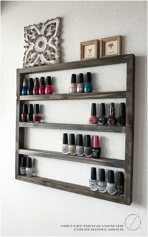 Easy DIY Rustic Wooden Display Shelf #diyproject #shelfie #nailpolish #essentialoils #remodelaholic #build Diy Display Shelves, Shot Glass Display, Diy Organizers, Shelf Diy, Diy Rustic Home, Diy Sliding Barn Door, Diy Bathroom Storage, Wood Projects For Beginners, Diy Display