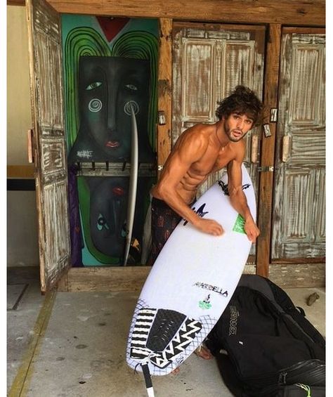 Interview : la beauté brésilienne selon Marlon Teixeira Brazilian Drink, Workout Advice, Model Workout, Brazilian Men, Marlon Teixeira, Celebrity Dads, David Beckham, Muscle Men, Celebrities Male