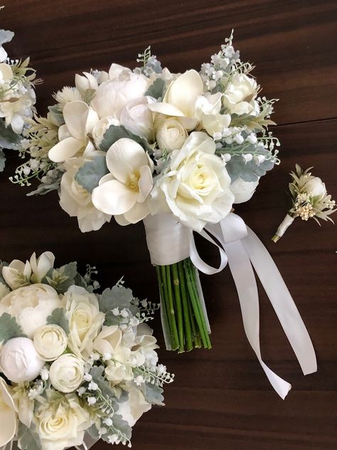 Bridal Bouquet and Boutonniere Consisting of Wonderful Flowers - Etsy Canada White Bride Flowers, White Hydrangea Wedding Florals, Bouqette Of Flower For Wedding, Wedding Bouquets Bride 2024, Summer Wedding Bouquets Wildflowers, Bouqette Of Flower, Bridal Bouquette, All White Bouquet Wedding, Gardenia Wedding Bouquet