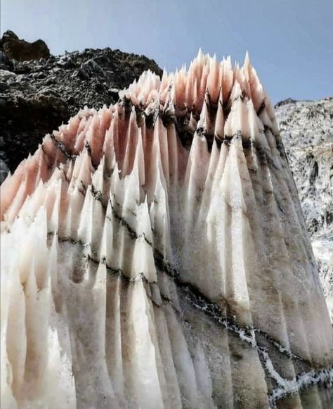 Salt Rock, Amazing Places On Earth, Rock Formations, Natural Phenomena, Nature Landscape, Science And Nature, Amazing Nature, World Heritage Sites, Natural Wonders