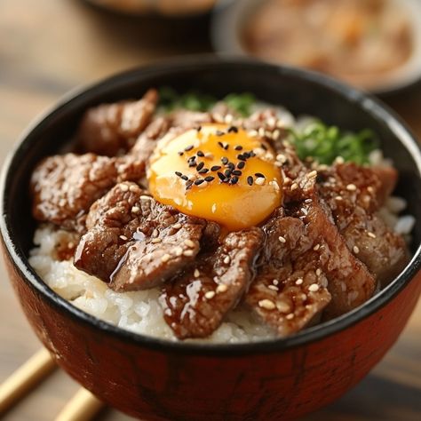 Kobe Donburi when Babe is not there 🍚🥩 Ingredients : - 150 g of Kobe beef per person - Salt & pepper - 100 g of sushi rice per person - 2 cloves of garlic - 1 shallot - 1 tablespoon of sesame oil - 1 egg yolk per person - Dark soy sauce - Mirin (100 ml for Donburi sauce) - Sake (150 ml for Donburi sauce) - 200 ml of dashi - 150 g of sugar - 1 torn kombu leaf - Seasoning for sushi rice - Chives - Caviar (optional) Recipe : 1. Season the meat with salt and pepper. Leave it in the refrigerator,... Donburi Sauce, Beef Donburi Recipe, Donburi Recipe, Dark Soy Sauce, Kobe Beef, Sushi Rice, Sesame Oil, Egg Yolk, 1 Egg