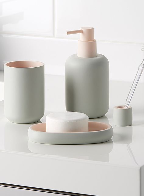 Minimalist Soap Dispenser, Minimalist Bathroom Accessories, Bathroom Accesories, Desain Pantry, Modern Bathroom Accessories, Washroom Decor, Bathroom Accessories Set, Inspiration Bathroom, Contemporary Bathroom Designs