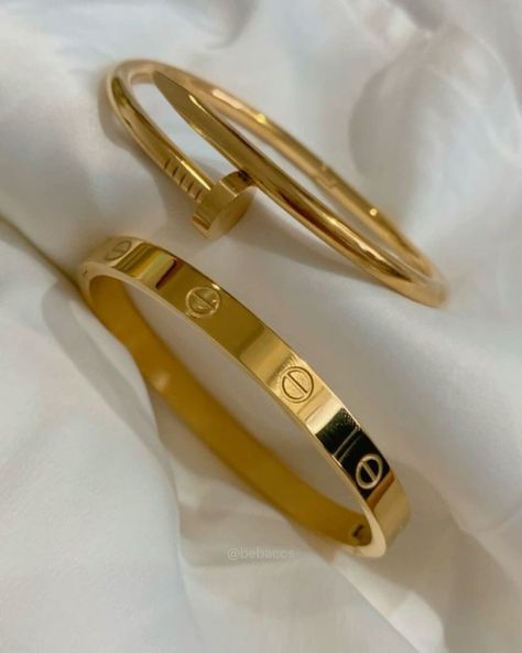 Gold Kada For Women, Gold Cartier Bracelet, Bracelets Cartier, Kada For Women, Gold Kada, Bracelet Cartier, Jewellery Photography Inspiration, Pretty Jewelry Necklaces, Cartier Bracelet