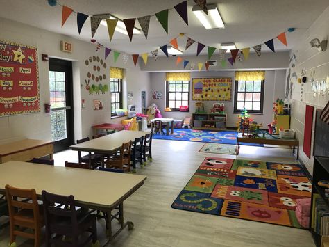 Playschool Classroom Design, Ecd Classroom Layout, Preschool Room Decor Classroom Setup, Childcare Classroom Setup, Preschool Classroom Setup Layout, Childcare Center Decor, Aba Center Decor, Preschool Room Layout Classroom Setup, Daycare Decorating Ideas Classroom Setup