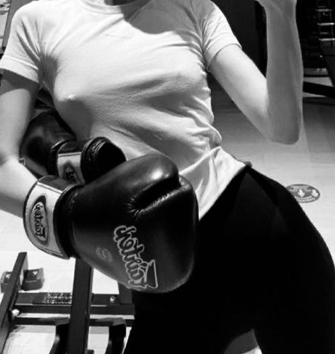 aleksandra ivanova Sucess Aesthetic Girl, Boxer Aesthetic, ماثيو ماكونهي, Boxe Thai, Boxing Girl, Image Swag, Sports Aesthetic, Workout Aesthetic, Muay Thai