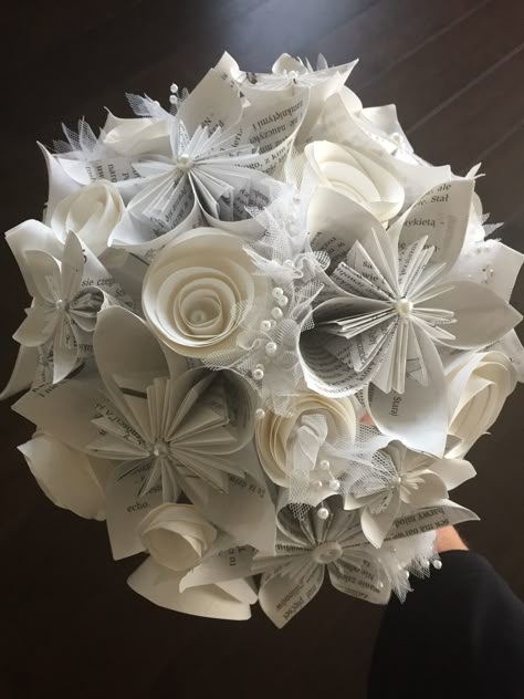 Kudusama paper flower bridal bouquet Paper Flower Boquettes, Wedding Paper Bouquet, How To Make Paper Flower Bouquet, Diy Big Paper Flower Bouquet, Big Paper Bouquet, Origami Flowers Bouquet, Paper Wedding Bouquet Diy, Oragami Ideas Cute Easy, Oragami Ideas Cute