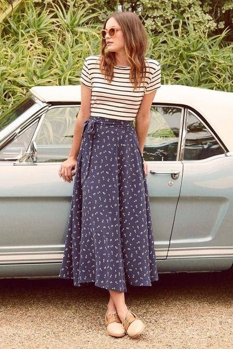 24 Eco-Friendly Clothing Brands That Are Stylish And Helping To Save The Planet Eco Friendly Clothing Brands, Mode Tips, Silk Maxi Skirt, Skirt Maxi, Mode Casual, Eco Friendly Clothing, Mode Inspiration, Rock Style, Look Chic