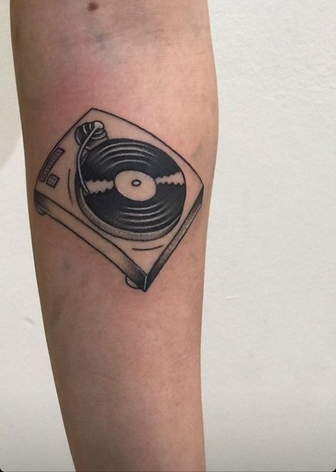 Record Tattoo, Record Player Tattoo, Vinyl Tattoo, Mic Tattoo, Modern Record Player, Matching Tats, Music Tattoos, Old School Tattoo, Record Player