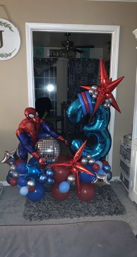 Spider Man Balloons, Spider Man Balloon Ideas, Superhero Birthday Party Decorations, Spiderman Balloon, 4de Verjaardag, Banquet Ideas, Spiderman Birthday Party, Spiderman Party, Balloon Arrangements