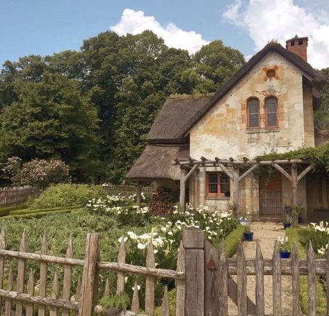 La Maison du Jardinier (Gardener's House) in the Hameau de la Reine (Queen's Hamlet), Chateau de Versailles, Domain de Versailles, near Paris, France Cottage Aesthetic, Cottage Core Aesthetic, Cottagecore Aesthetic, Foto Art, Old Stone, + Core + Aesthetic, Alam Yang Indah, Nature Aesthetic, Pretty Places