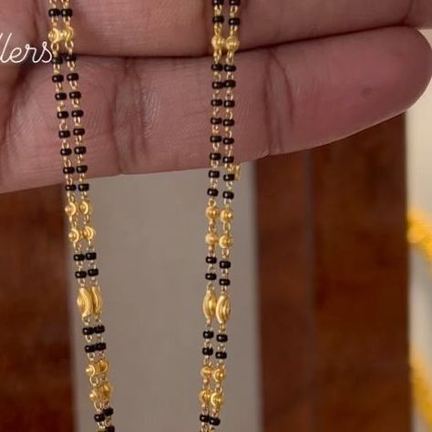 Black Beads Mangalsutra, Gold Jewelry Outfits, Black Beads Mangalsutra Design, Fancy Jewelry Necklace, Minimalist Earrings Gold, Gold Chain Design, Gold Bridal Jewellery Sets, Gold Mangalsutra, Mangalsutra Designs