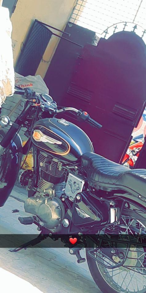 Royal Enfield Blue Colour, Royal Enfield Snap, Royal Enfield Blue, Bullet Snap, Bullet Pics, Queen Quotes Funny, Snap Map, Bullet Bike Royal Enfield, Breakup Songs