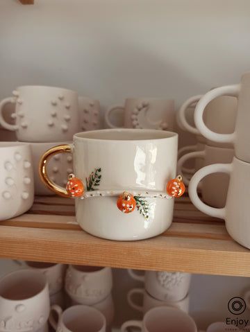 Pottery Aesthetic, Pumpkin Pottery, Fall Mugs, Unique Tea Cups, Pumpkin Mug, Winter Decorating, Pumpkin Spice Syrup, Dream List, Pumpkin Coffee