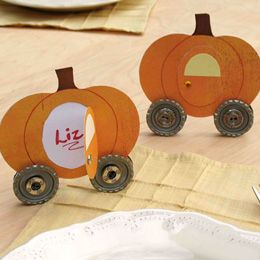 Pumpkin Coach Place Cards-Just as Cinderella's pumpkin coach provided speedy transportation to the ball, these miniature replicas will do a stand-up job of getting guests to their proper places at the Thanksgiving table. For coach wheels, bottle caps tapped flat with a hammer are ideal. But, if you lack the caps, you can simply cut out silvery paper circles. Cinderella Crafts, Disney Thanksgiving, Pumpkin Coach, Cinderella Theme, Cinderella Pumpkin, Door Decs, Ra Ideas, Cinderella Birthday, Cinderella Party