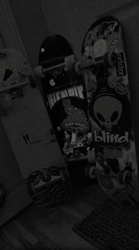 Black Color Aesthetic, Rome Landscape, Skate Wallpaper, Skateboard Wallpaper, Aesthetic Skateboard, Skateboarding Aesthetic, Dark Grunge Aesthetic, Skate Vibes, Style Skate