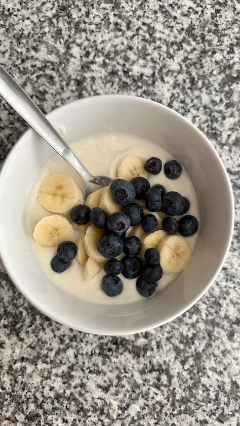 #yogurt #blueberry #banana Yogurt And Banana, Banana Yogurt, Yoghurt Bowl, Food Motivation, Yogurt Bowl, Healthy Food Motivation, Banana Blueberry, Food Inspo, Yummy Foods