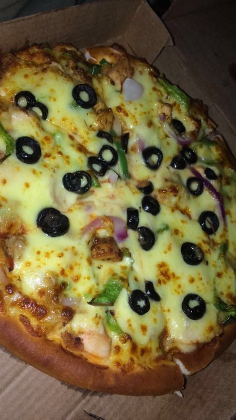 Pizza At Home Snapchat, Home Made Cake Snap, Home Food Snap, Home Made Food Snapchat, Home Snapchat, Fast Food Drinks, Cake Recipes At Home, Superfood Recipes, Delicacy Food