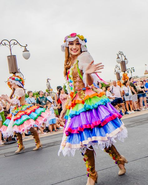 What's the best way to see a WHOLE BUNCH of characters all at once? Magic Kingdom's Festival of Fantasy Parade of course! . This parade features LOADS of characters, colorful floats, and of course super fun and catchy music. You can catch this daily in Magic Kingdom. . The parade route starts in Frontierland, goes up through Liberty Square, around the hub, and finishing down Main Street and in front of the Train Station. . As tempting as it is to watch in front of the castle or down main st... Magic Kingdom Tips, Festival Of Fantasy Parade, Disney Magic Kingdom, The Hub, The Castle, The Train, Magic Kingdom, Disney Magic, Train Station